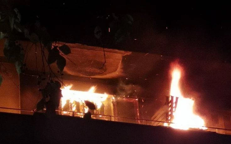 Θεσσαλονίκη: Φωτιά σε διαμέρισμα, απεγκλωβίστηκαν τρία ανήλικα παιδιά (βίντεο)